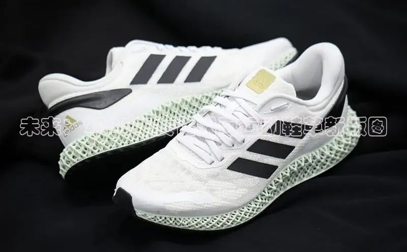 未来：2025年女性网面运动鞋革新版图